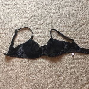 Victoria’s Secret unlined velvet lace bra 32DDD